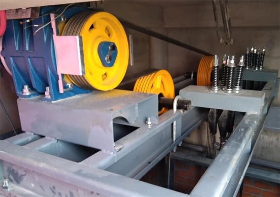 Động cơ không hộp số